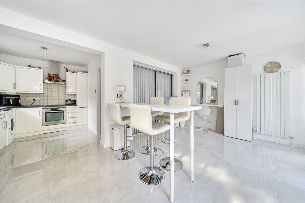 Property photo 1 of 17 Picture No. 04