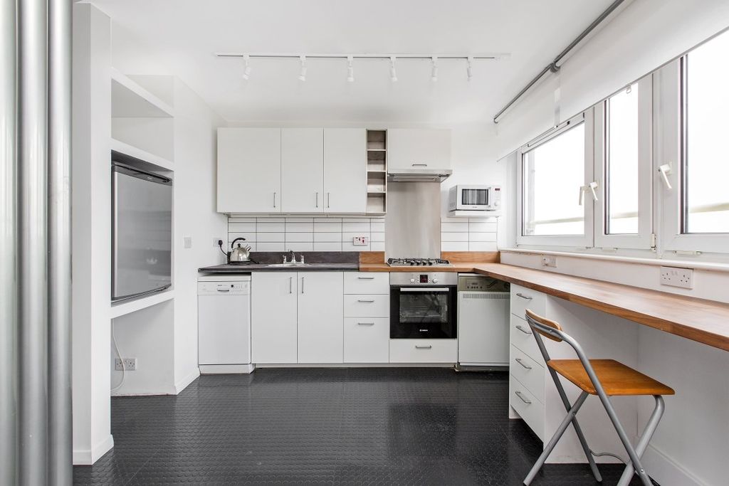 Property photo 2 of 9 2