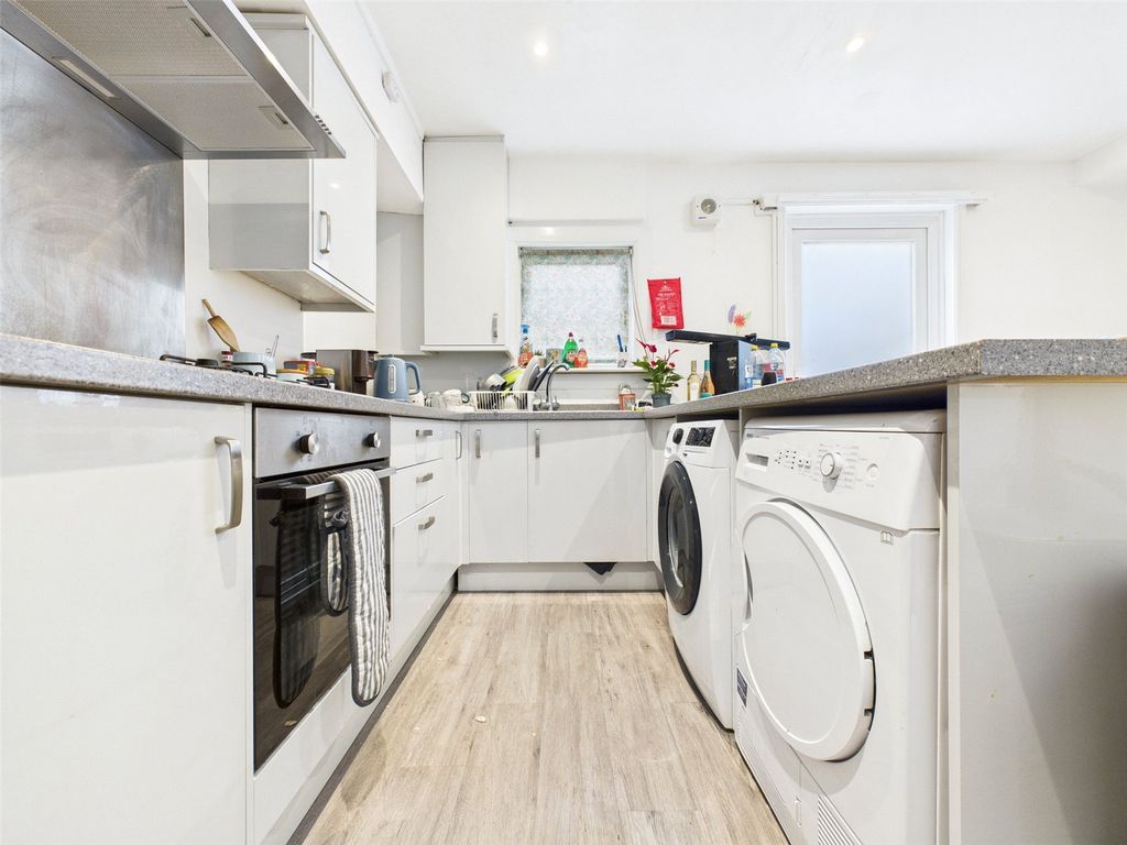 Property photo 2 of 17 Kitchen