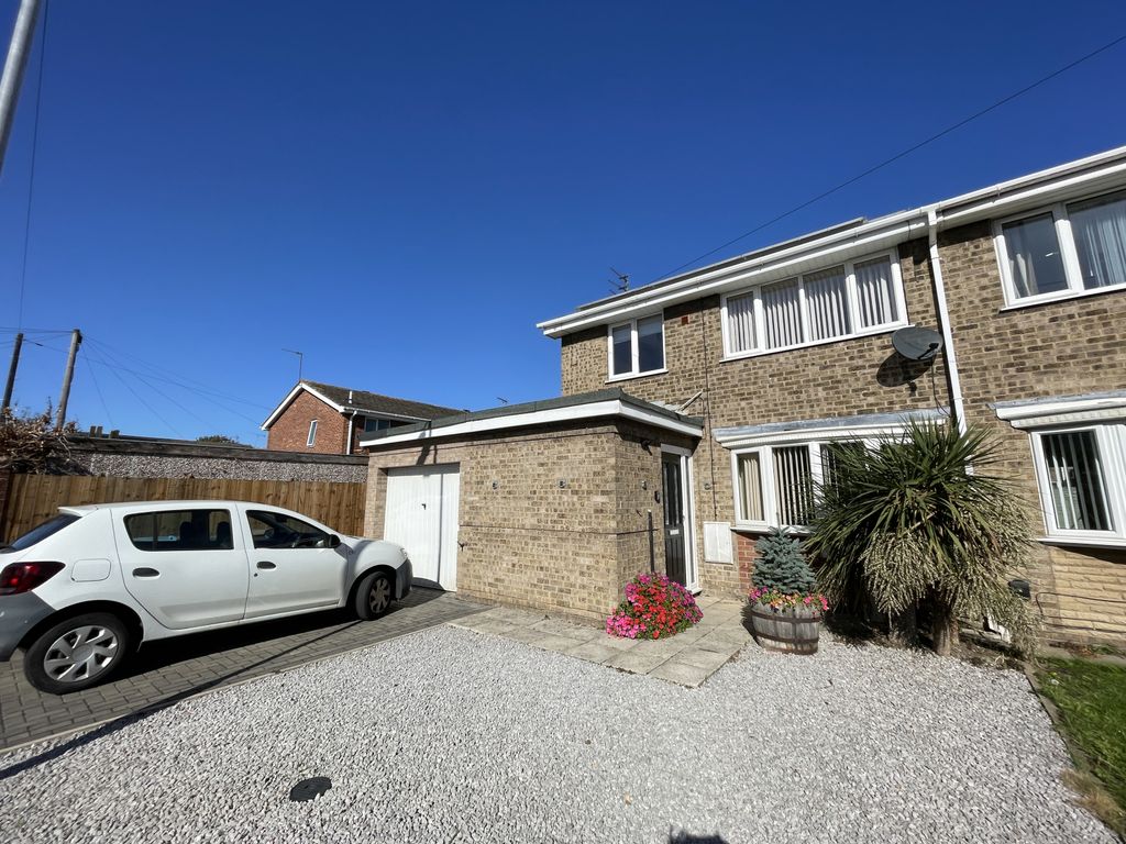 Property photo 1 of 18 3 Bedroom Semi Detached House For Sale