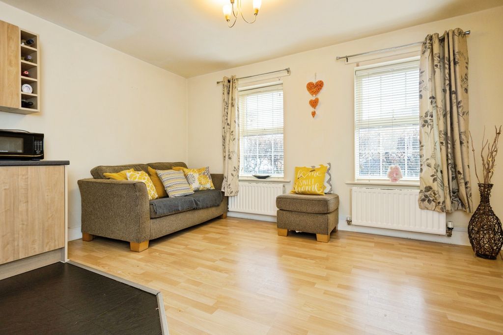 Property photo 2 of 12