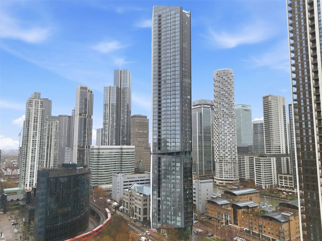 Property photo 1 of 19 Picture No. 01