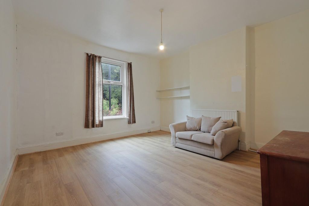 Property photo 3 of 31 Bedroom 1