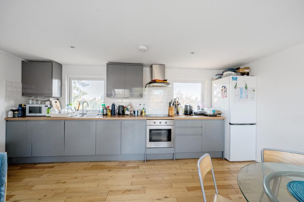 Property photo 3 of 16 Kitchen