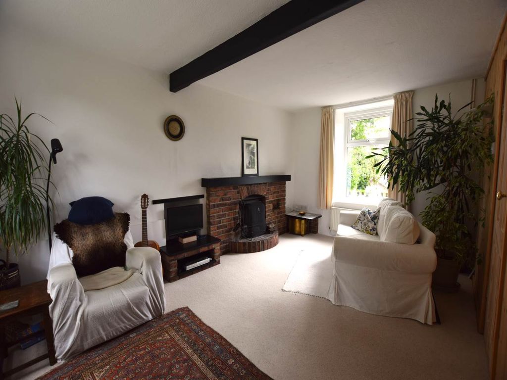 Property photo 2 of 9 Lounge