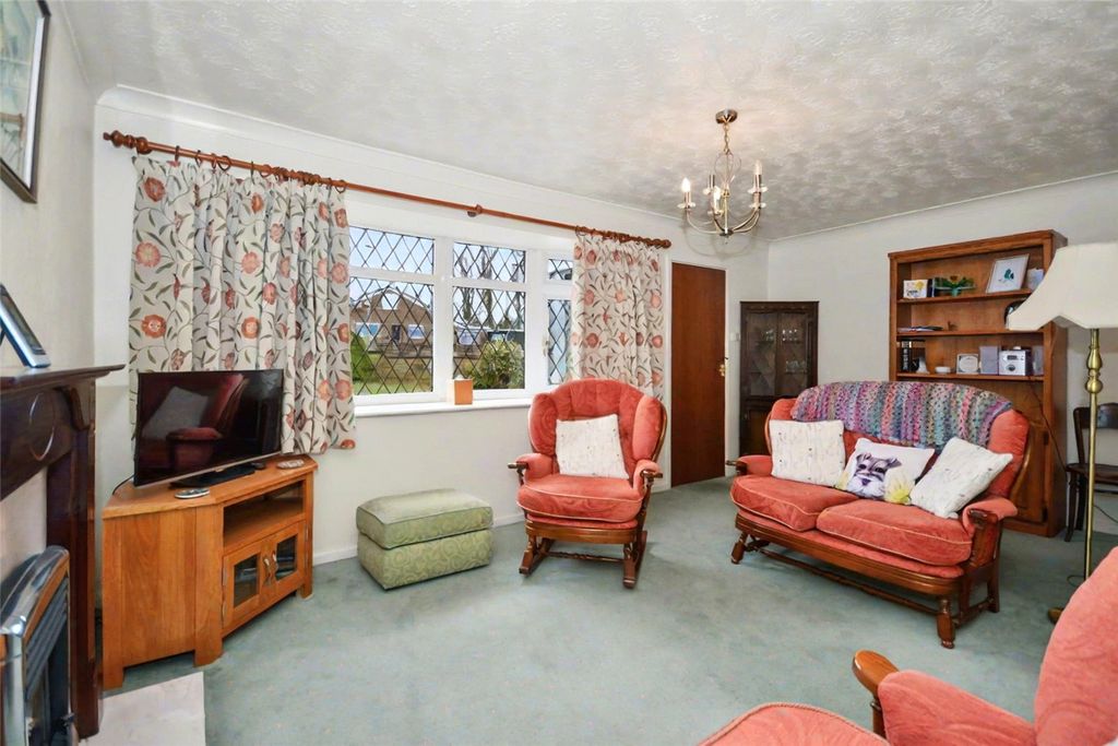 Property photo 2 of 17 Picture No. 33