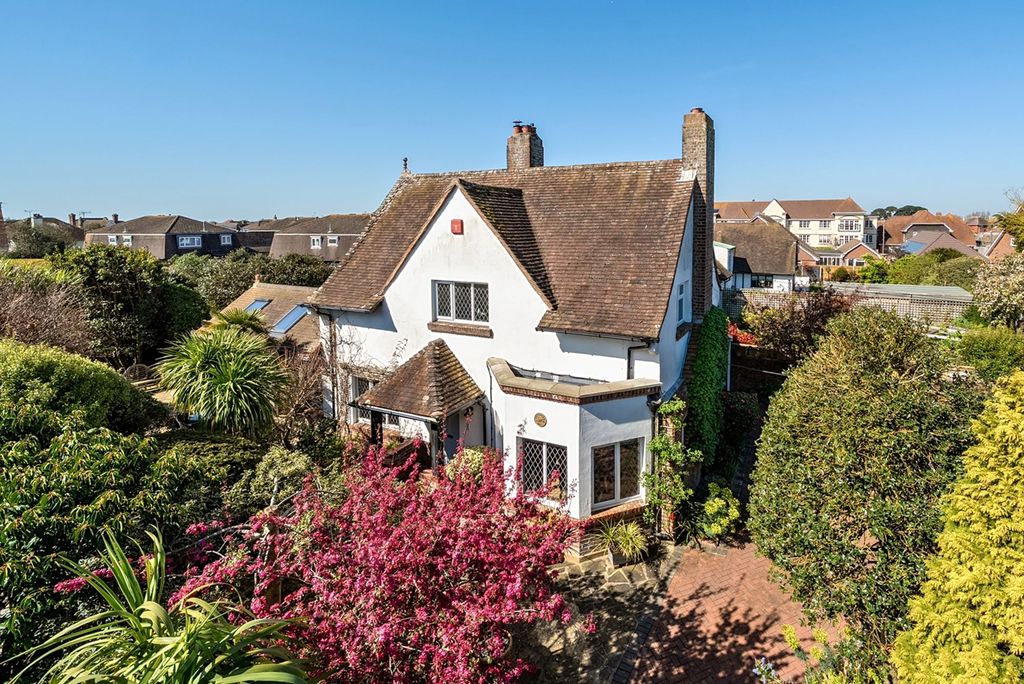 Property photo 1 of 35