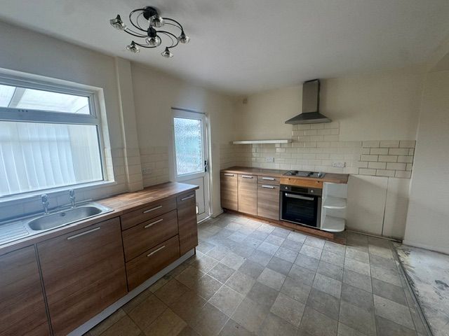 Property photo 3 of 19 Entrance Porch