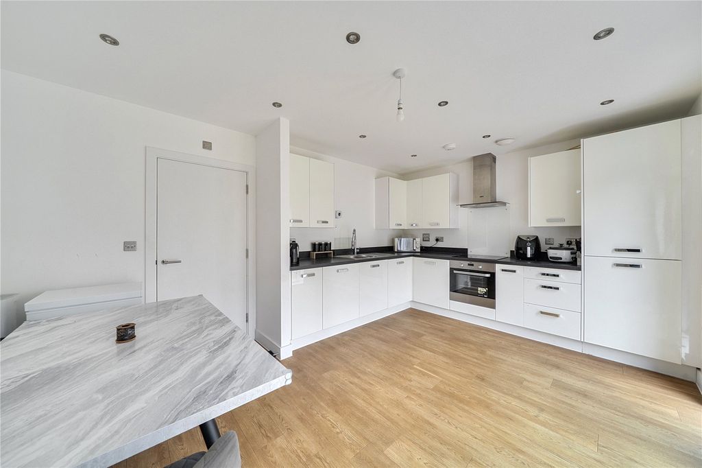 Property photo 3 of 19 Picture No. 05