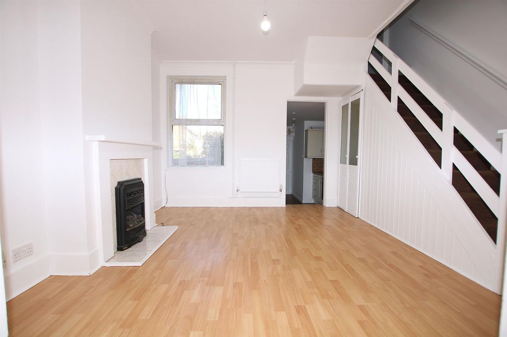 Property photo 3 of 10 Img_2862.Jpg