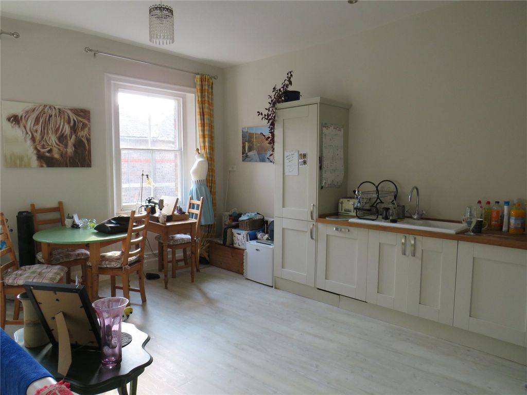 Property photo 2 of 9 Kitchen