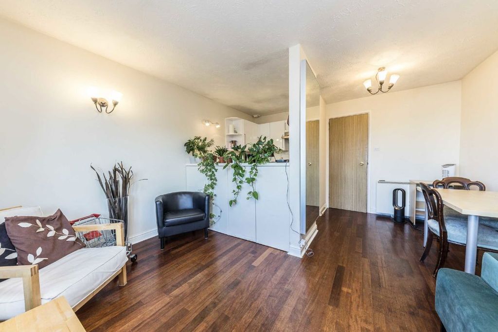 Property photo 2 of 4