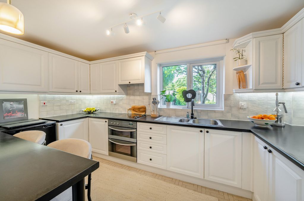 Property photo 2 of 20 28-681E35c9220Ad-...