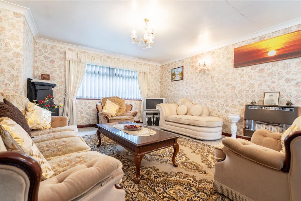 Property photo 2 of 9 Living Room