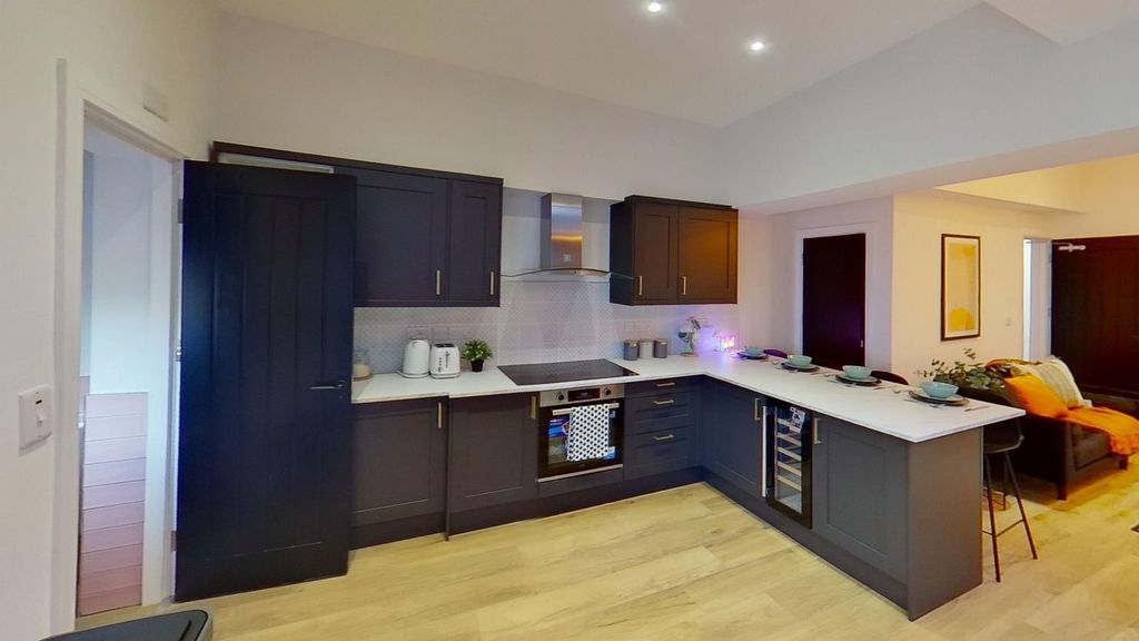 Property photo 3 of 17 Picture No. 03