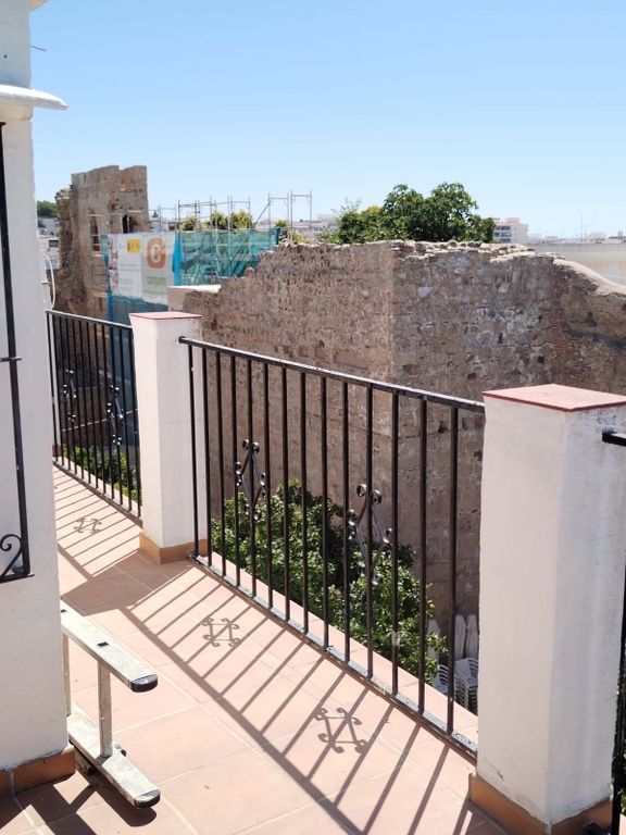 Property photo 3 of 32