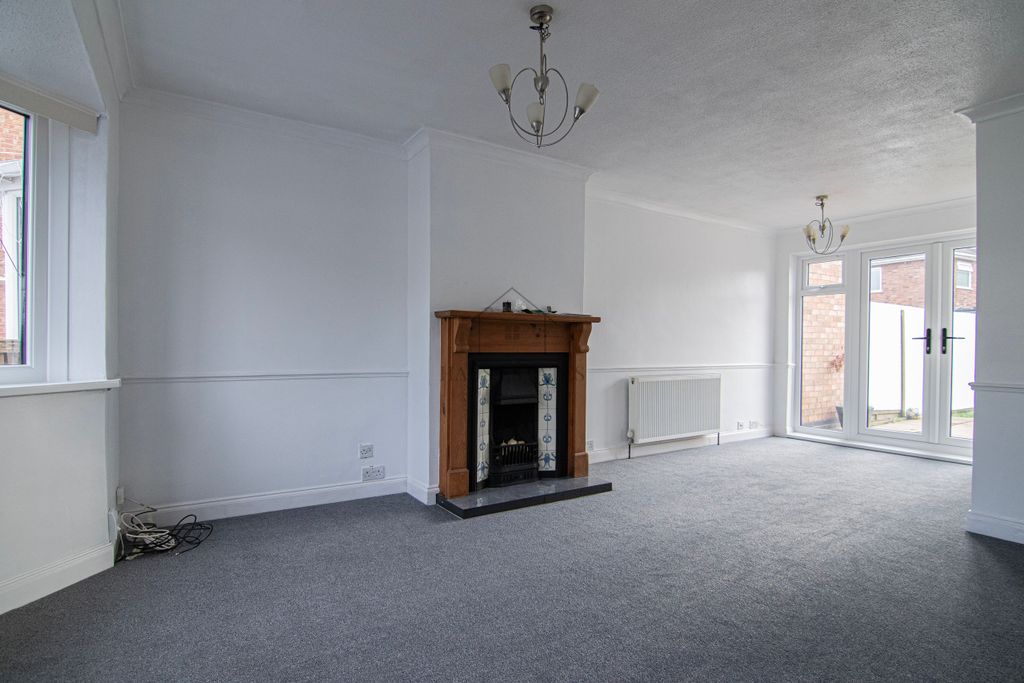 Property photo 2 of 10 Living Room