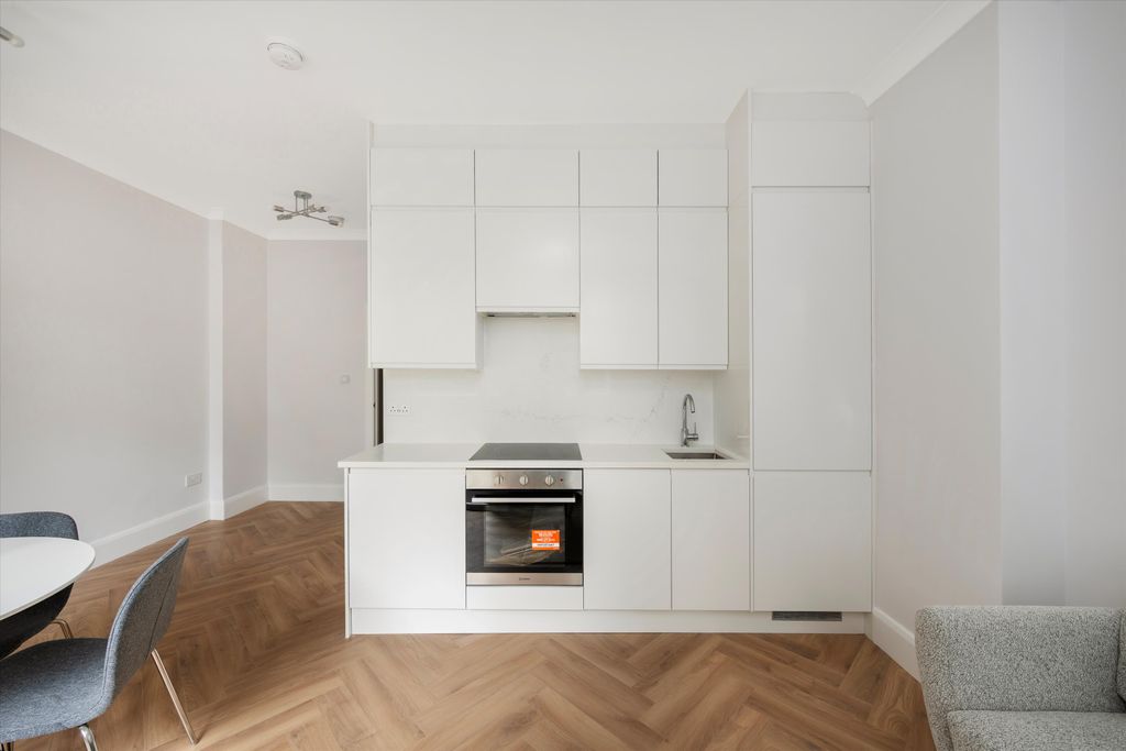Property photo 3 of 18 Image