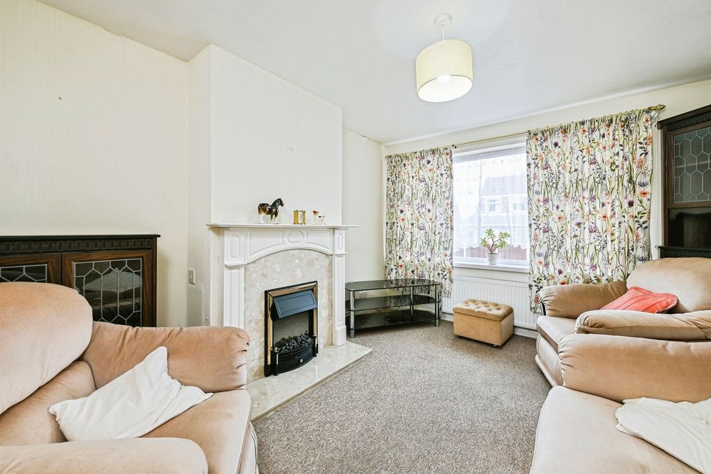Property photo 3 of 18