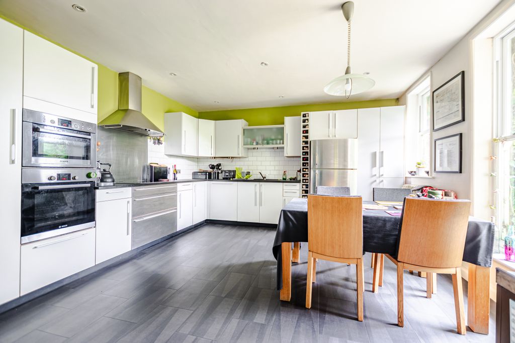 Property photo 3 of 45 Diningkitchen2