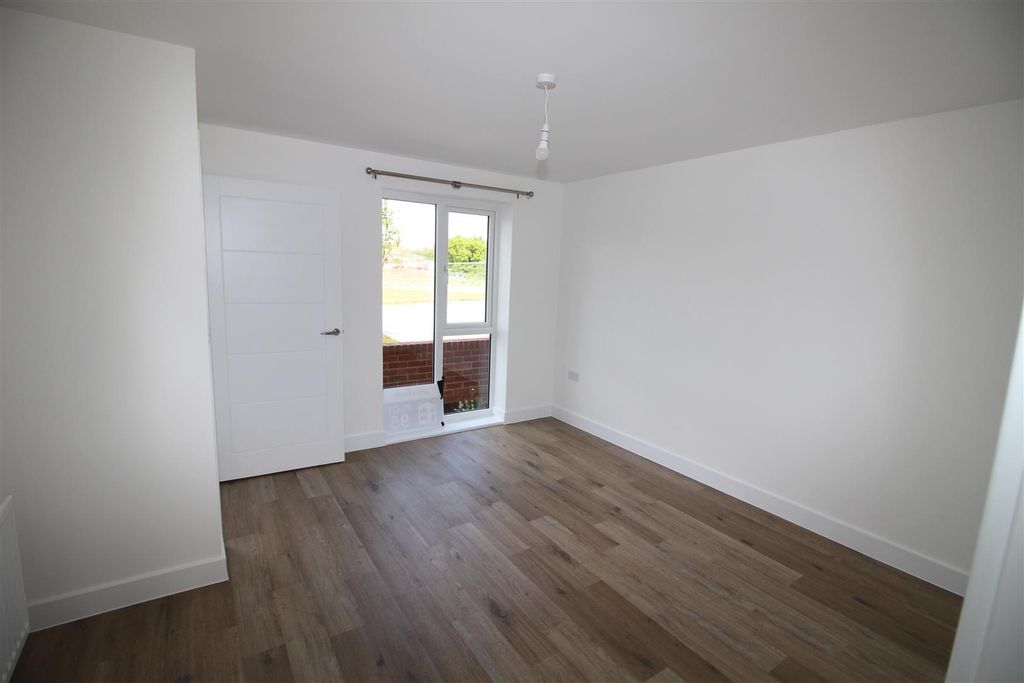 Property photo 2 of 11 Img_4096.Jpg