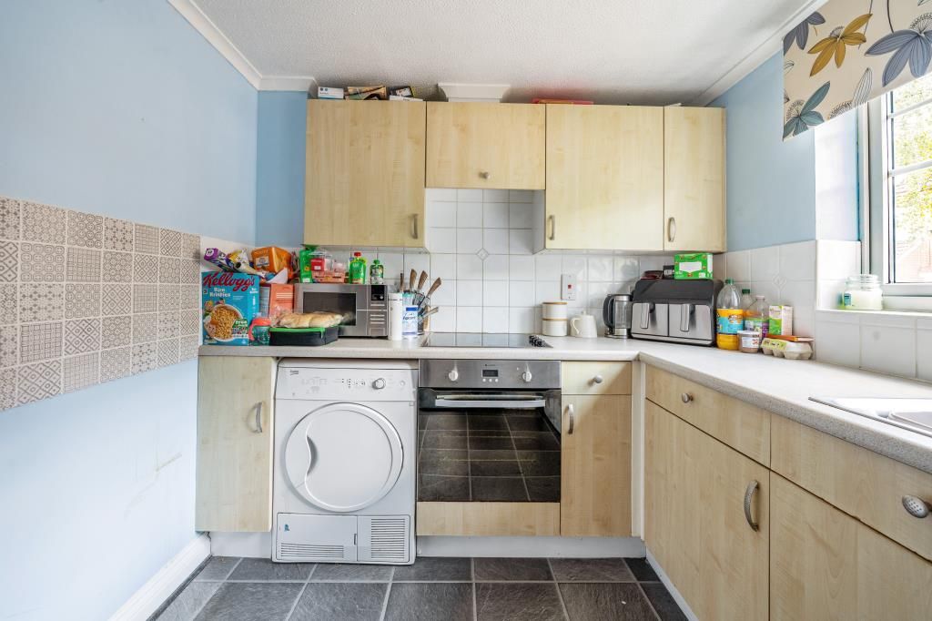 Property photo 3 of 17 Kitchen 2