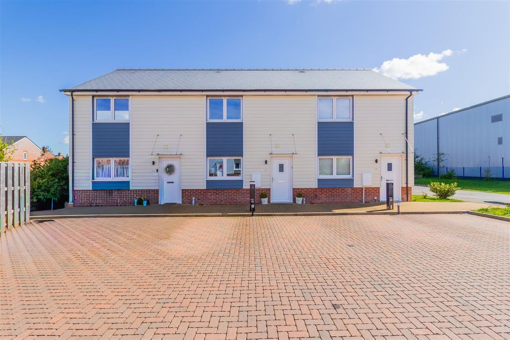 Property photo 1 of 22