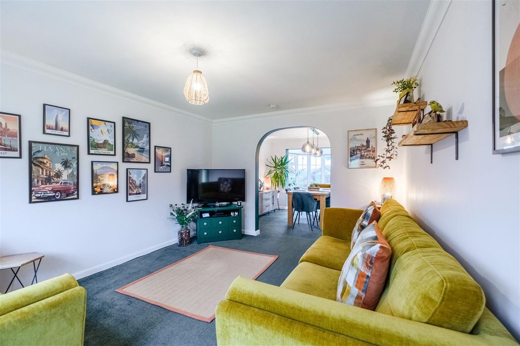 Property photo 2 of 30 Cherrytree Place-7.Jpg