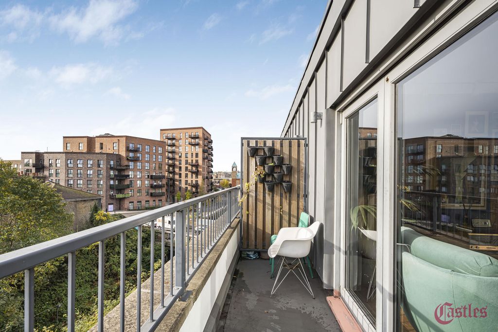 Property photo 2 of 46 Balcony