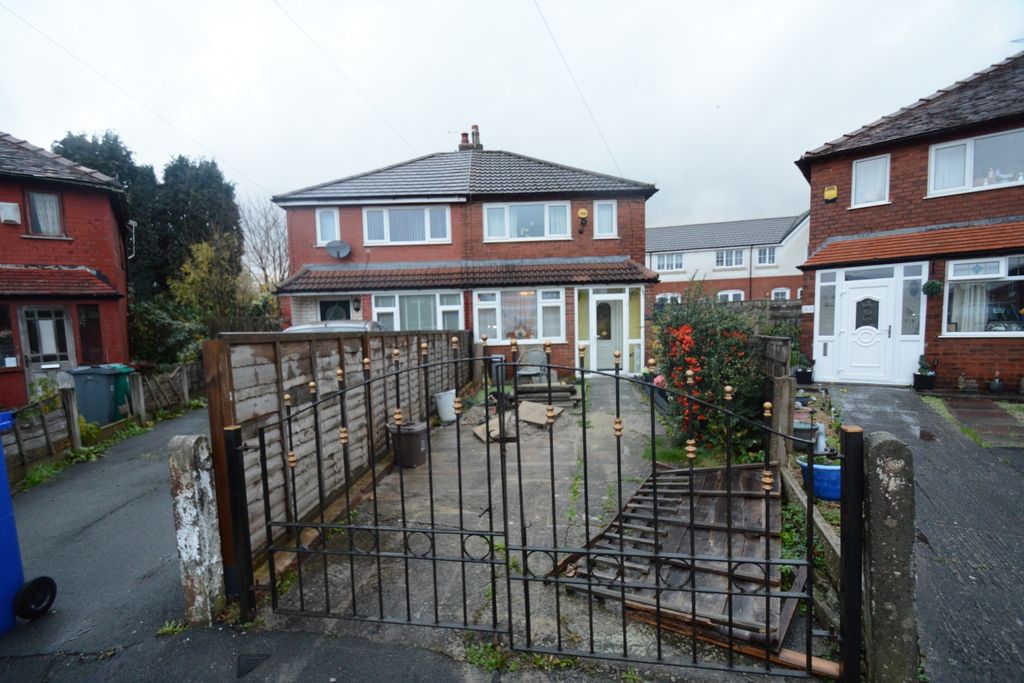 Property photo 1 of 12 Front