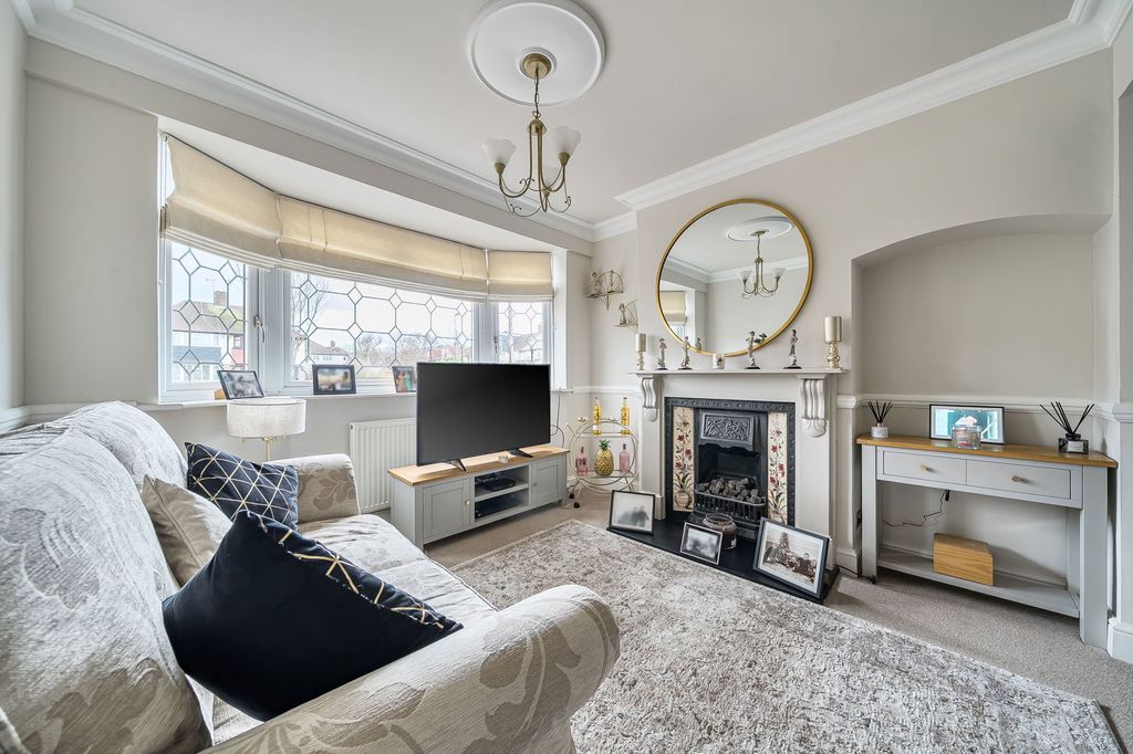 Property photo 2 of 21