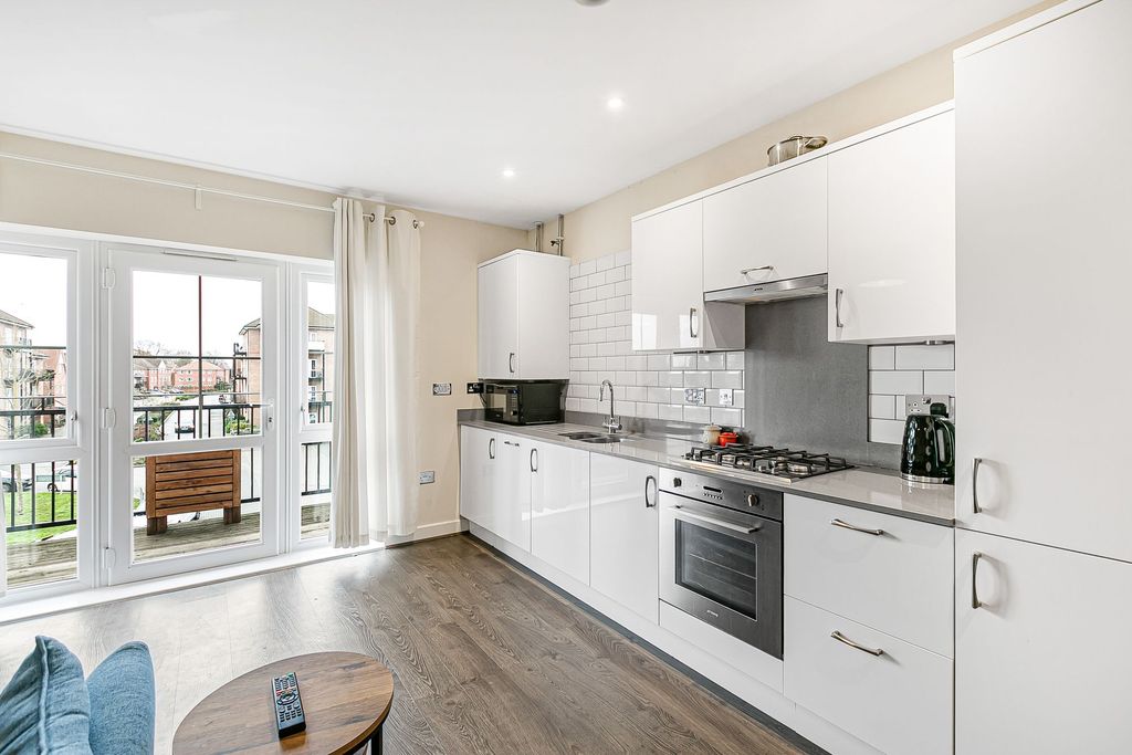 Property photo 3 of 21