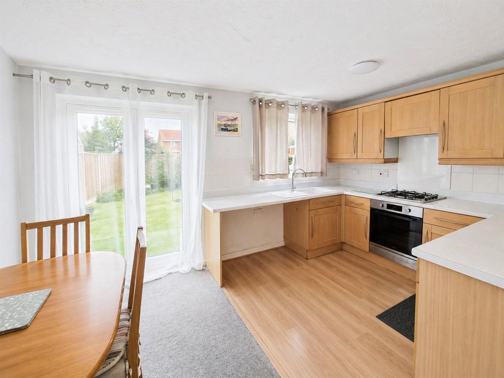 Property photo 3 of 12 Kitchen