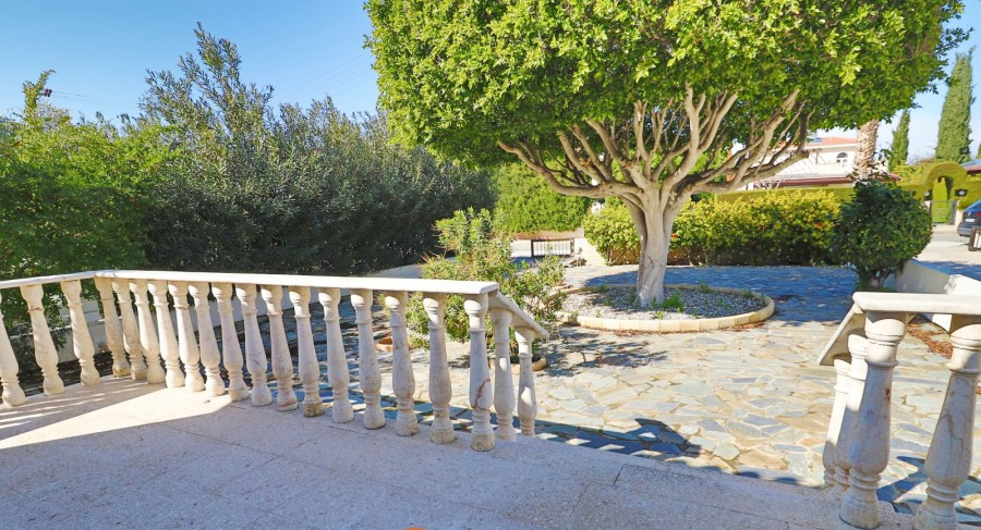 Property photo 2 of 30