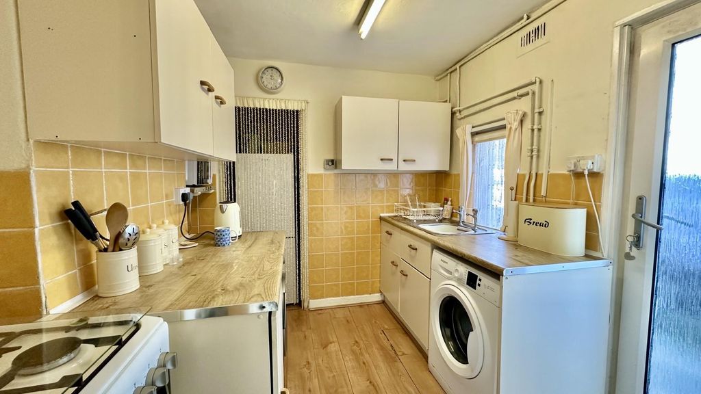 Property photo 2 of 22
