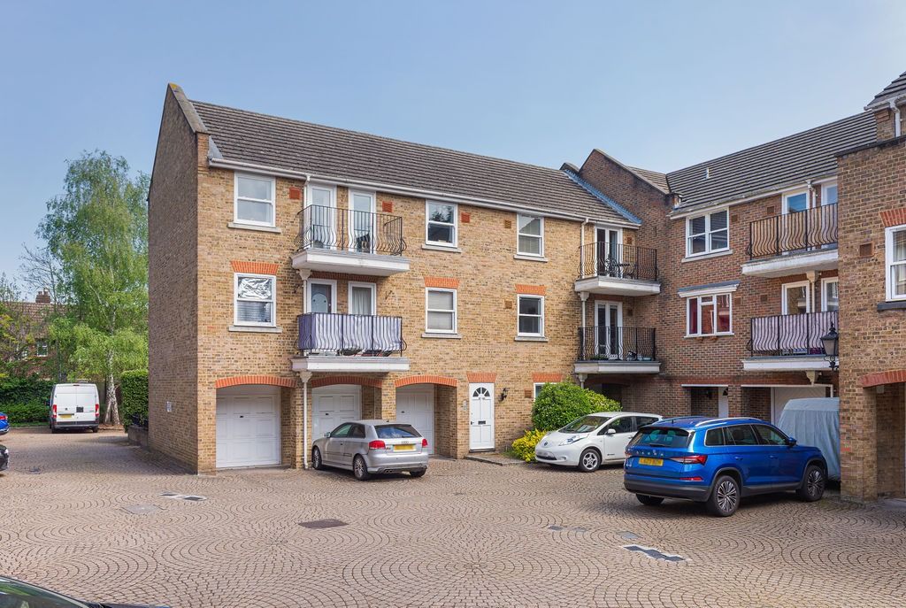 Property photo 1 of 8 4547340