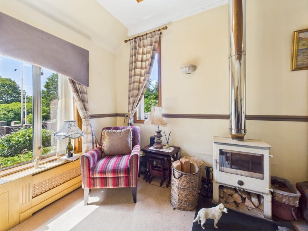 Property photo 3 of 32