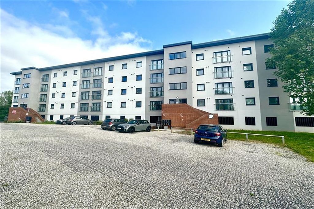 Property photo 1 of 10 (Main)