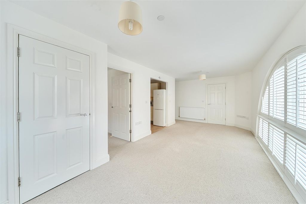 Property photo 3 of 16 Sitting/Dining Room