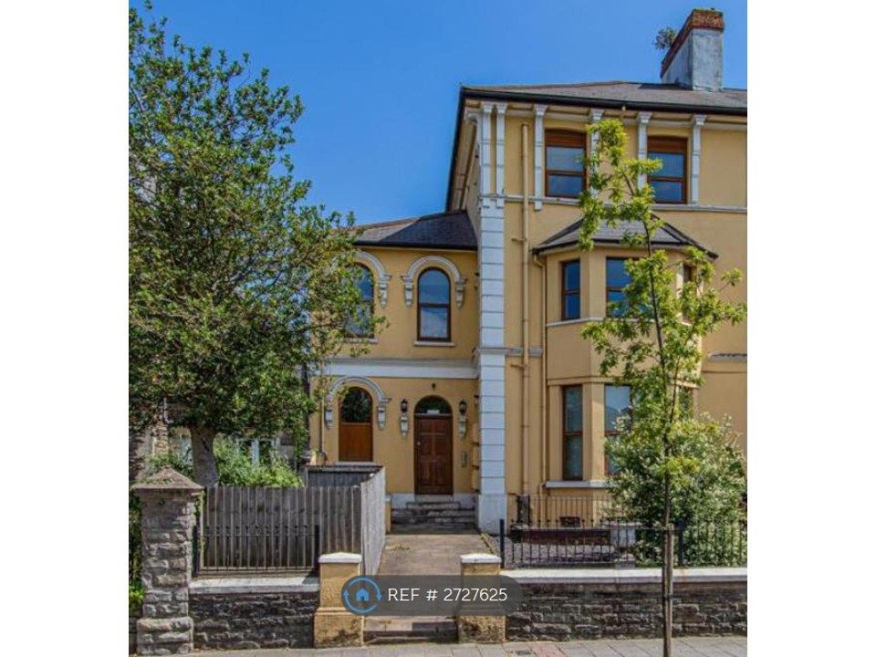 Property photo 1 of 26 Building Entrance