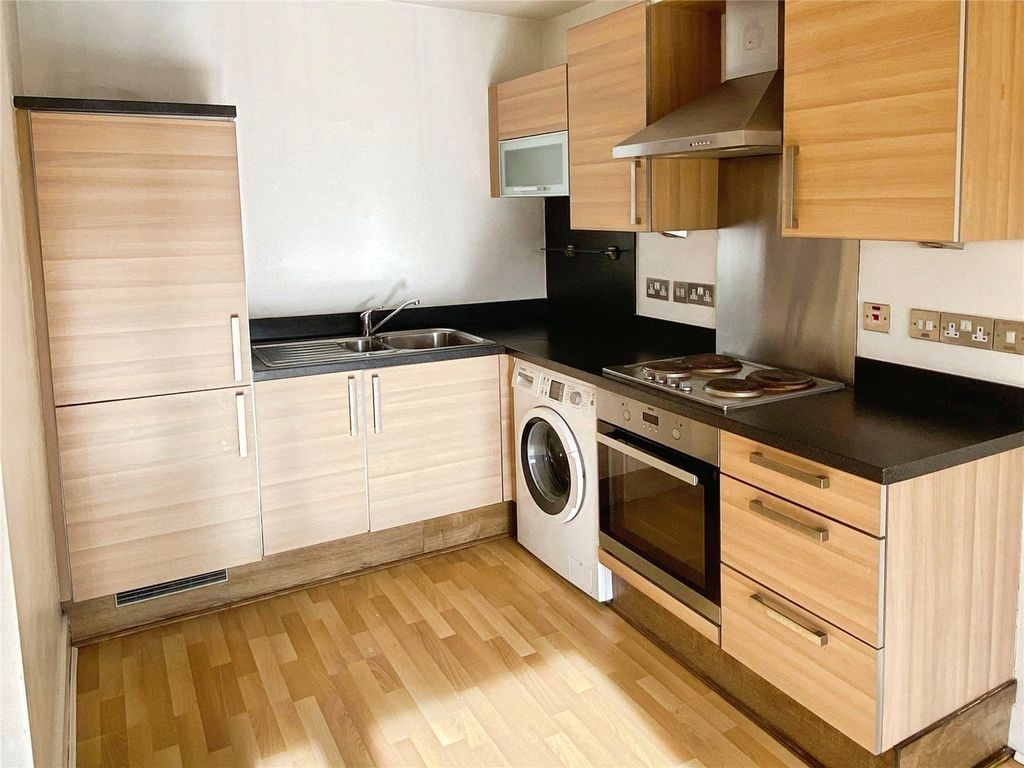 Property photo 2 of 9 Picture No. 20