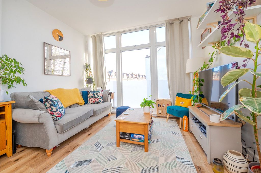 Property photo 2 of 15 Picture No. 2