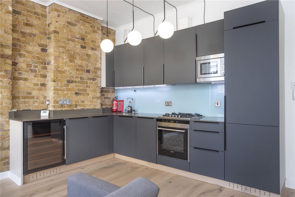 Property photo 1 of 12 Kitchen