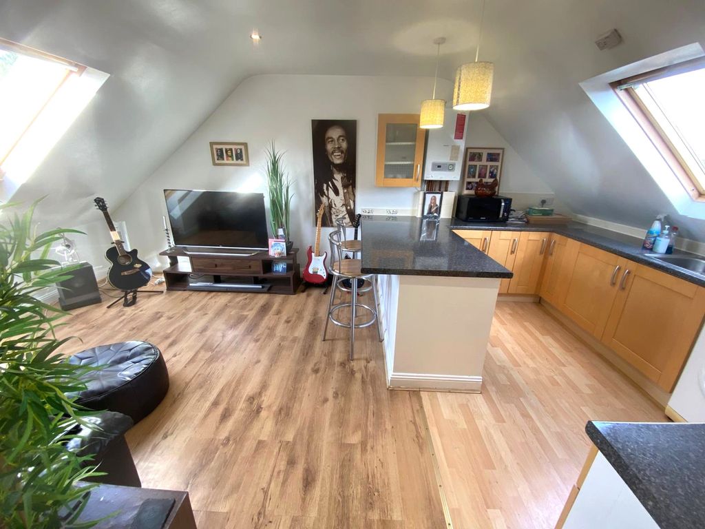 Property photo 2 of 8