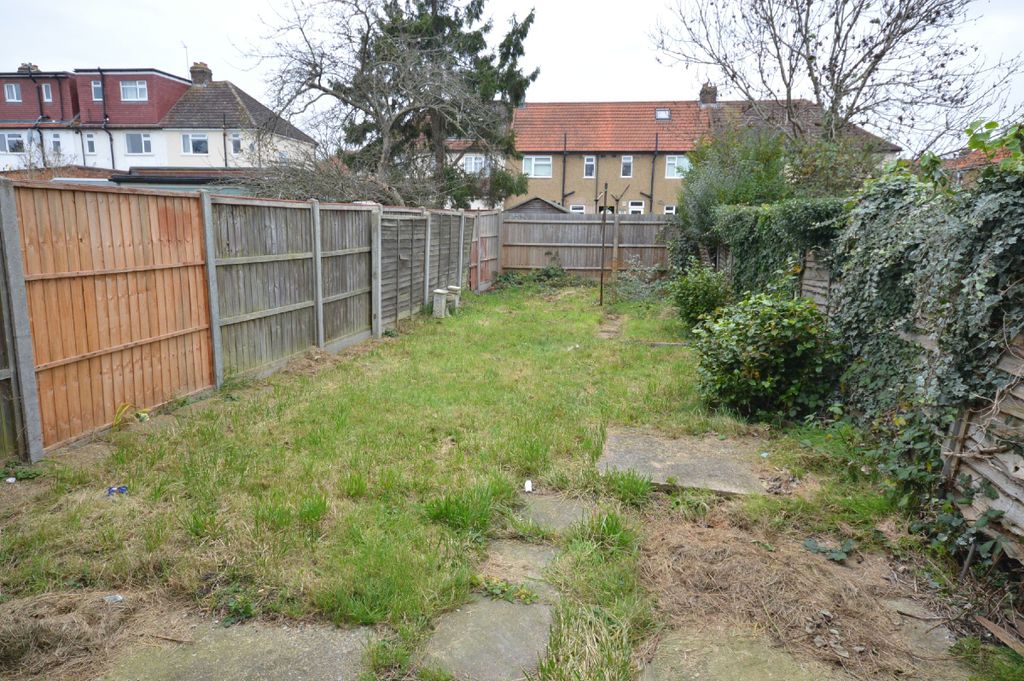 Property photo 3 of 10 Garden
