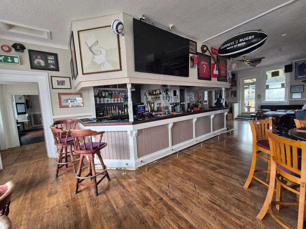 Property photo 2 of 12