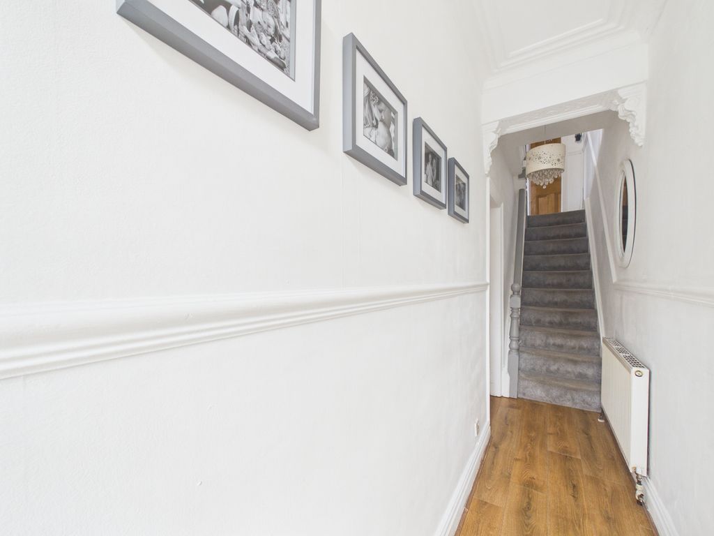 Property photo 2 of 27