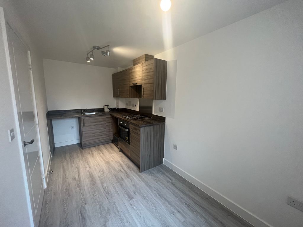 Property photo 3 of 16 Kitchen
