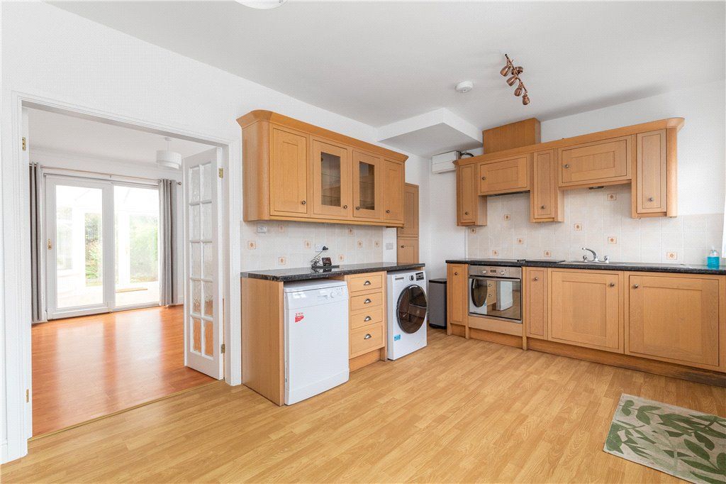 Property photo 2 of 18 Picture No. 14