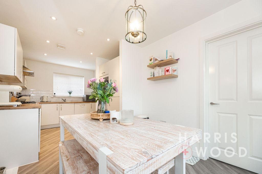 Property photo 2 of 25 4371922